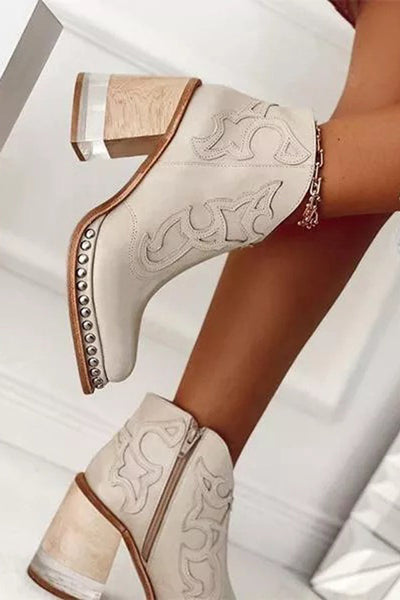 Elisa | Western-Stiefeletten in Nude mit Blockabsatz & Nieten