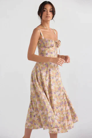 Julia | Taillenformendes, farbenfrohes Midikleid