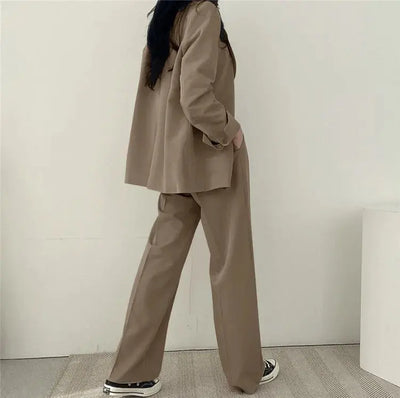 Athena | Einfarbiges Blazer- und gerade geschnittenes Hosen-Set für Damen Zendoo.de