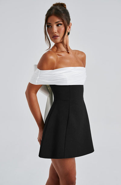 Delta | Schulterfreies Minikleid mit Kontrastierendem Oberteil