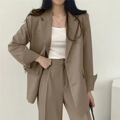 Athena | Einfarbiges Blazer- und gerade geschnittenes Hosen-Set für Damen Zendoo.de