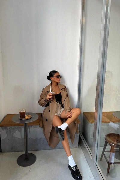 Angelina | Brauner Trenchcoat in elegantem Design für Damen