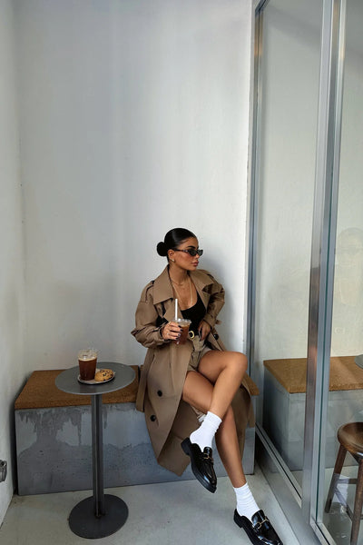 Angelina | Brauner Trenchcoat in elegantem Design für Damen
