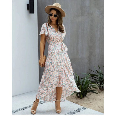 Geblümtes Wickelkleid mit V-Ausschnitt & Rüschen – Sommerlich & Elegant