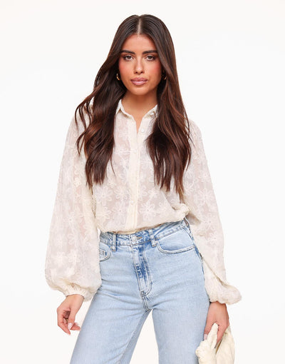 Weiße transparente Damenbluse mit floraler Stickerei – leicht, elegant und vielseitig von Zendoo